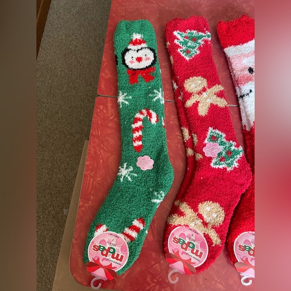 🎄❤️💚🧑‍🎄🐧NWT LONG MOPAS FUZZY COMFY SOCKS - Picture 9 of 16
